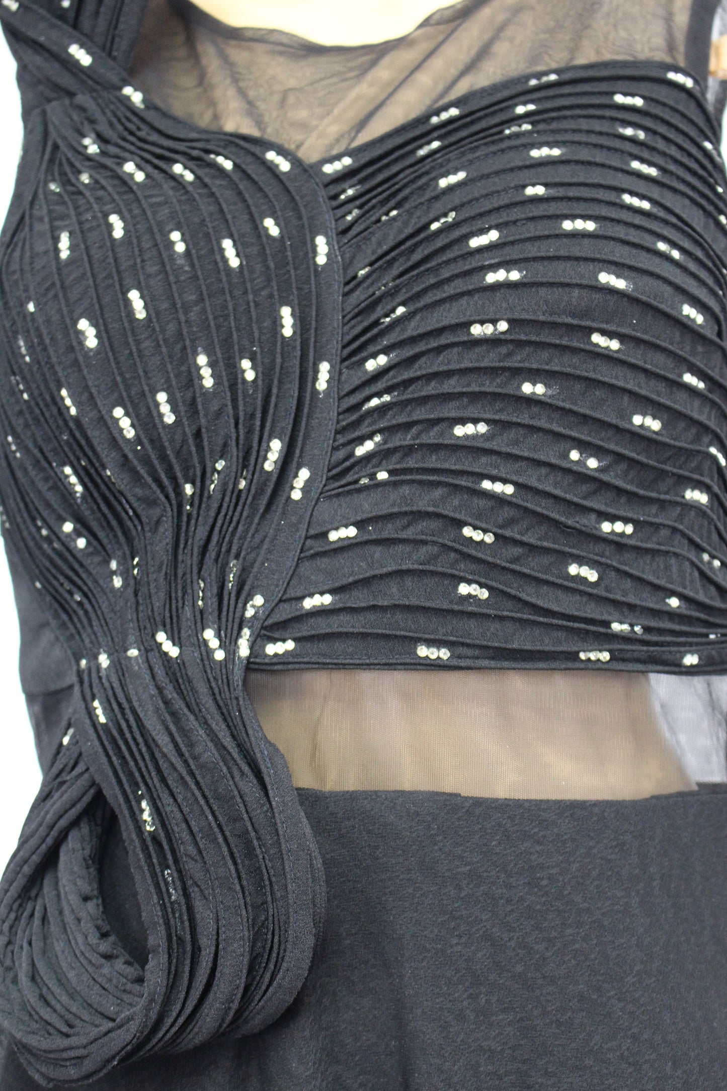 The Gala Gown with an Infinite Twist (Black)