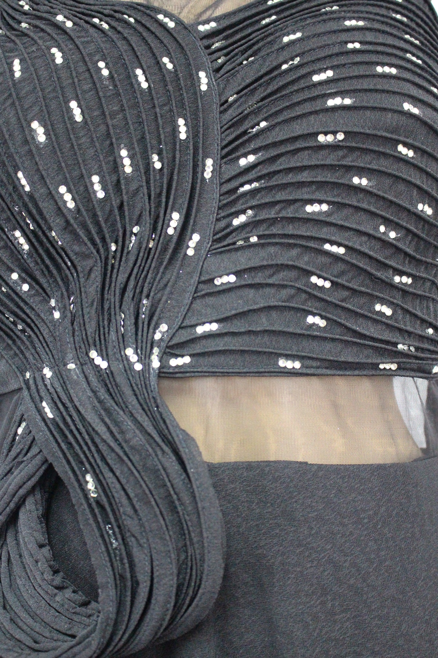 The Gala Gown with an Infinite Twist (Black)