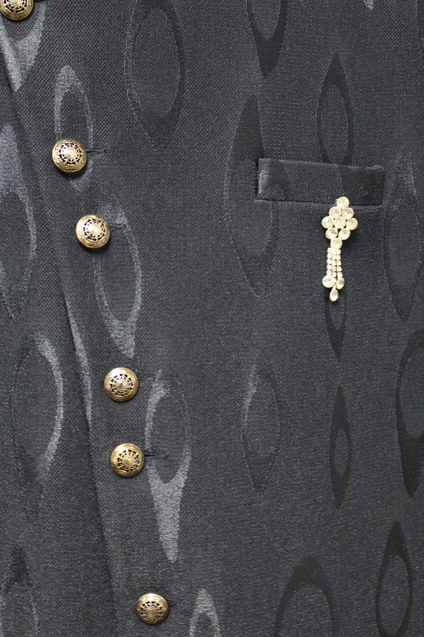Black Toned Contemporary King Style Suit (2 Piece)