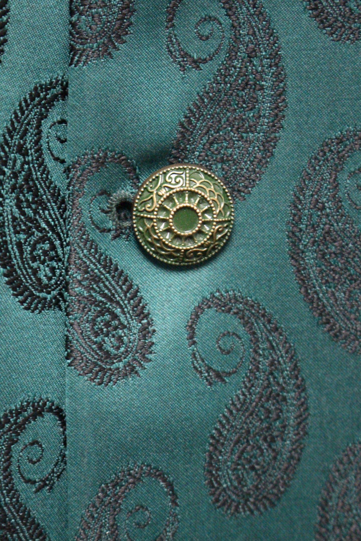 Smashing 2-Piece Suit Set with Thread Work in Deep Emerald