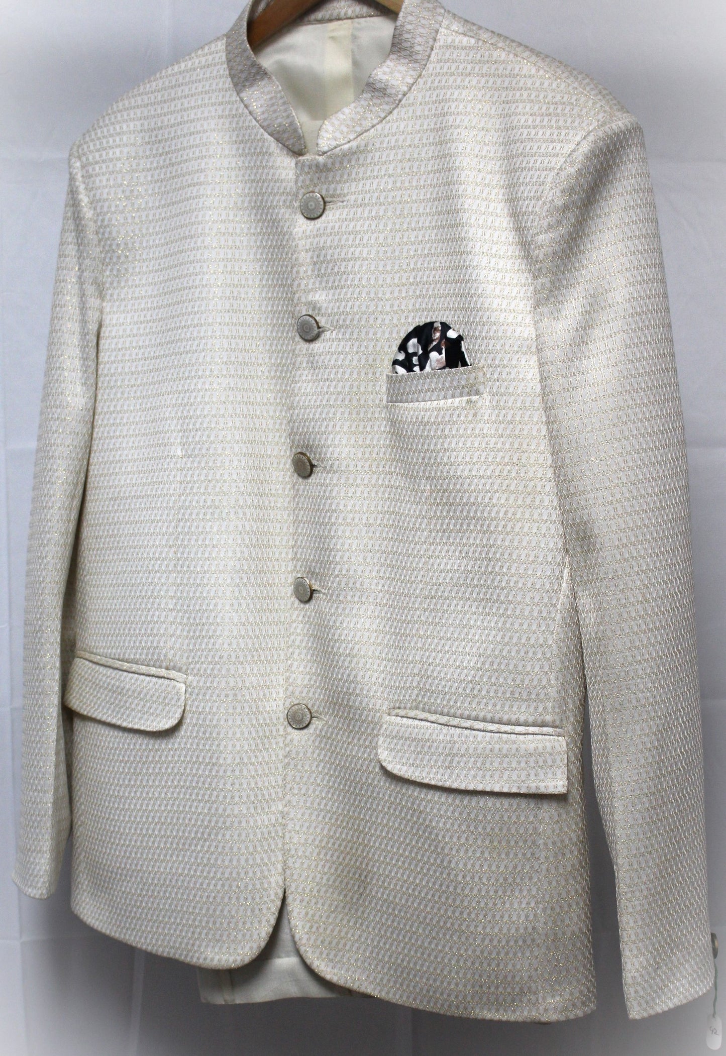 Exquisite 2-Piece Suit Set with Threadwork in Off White