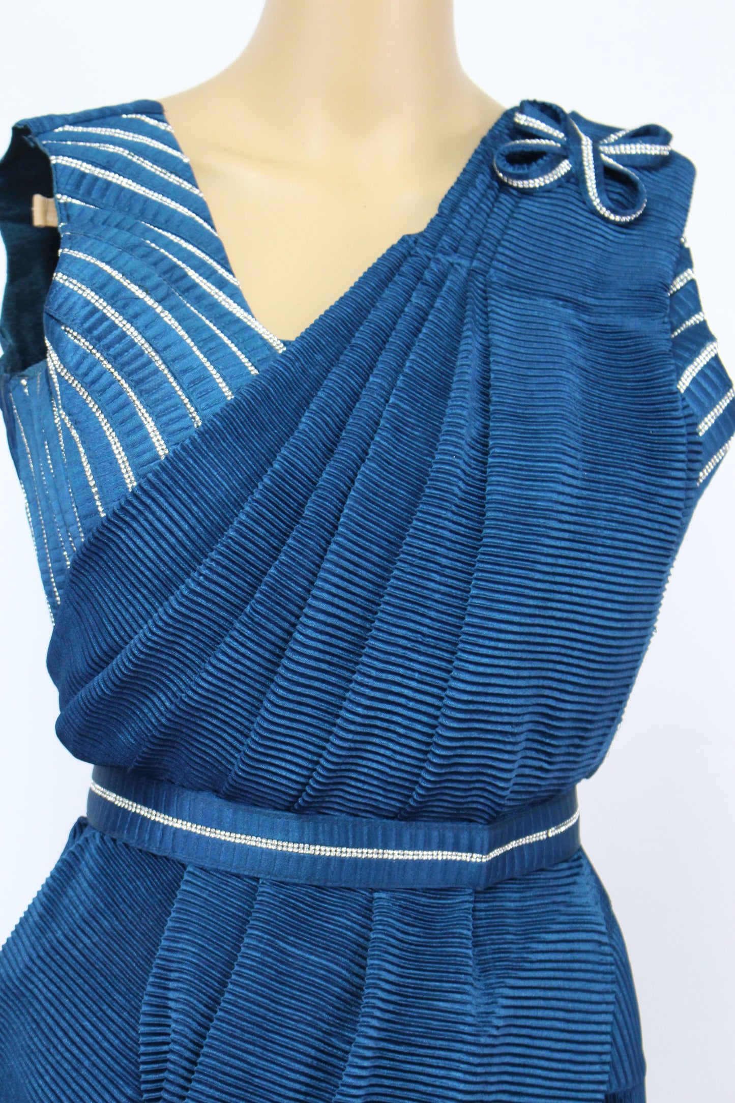 Simple Crush Fabric Ready to Wear Sarees with Belt (Multiple Colors)